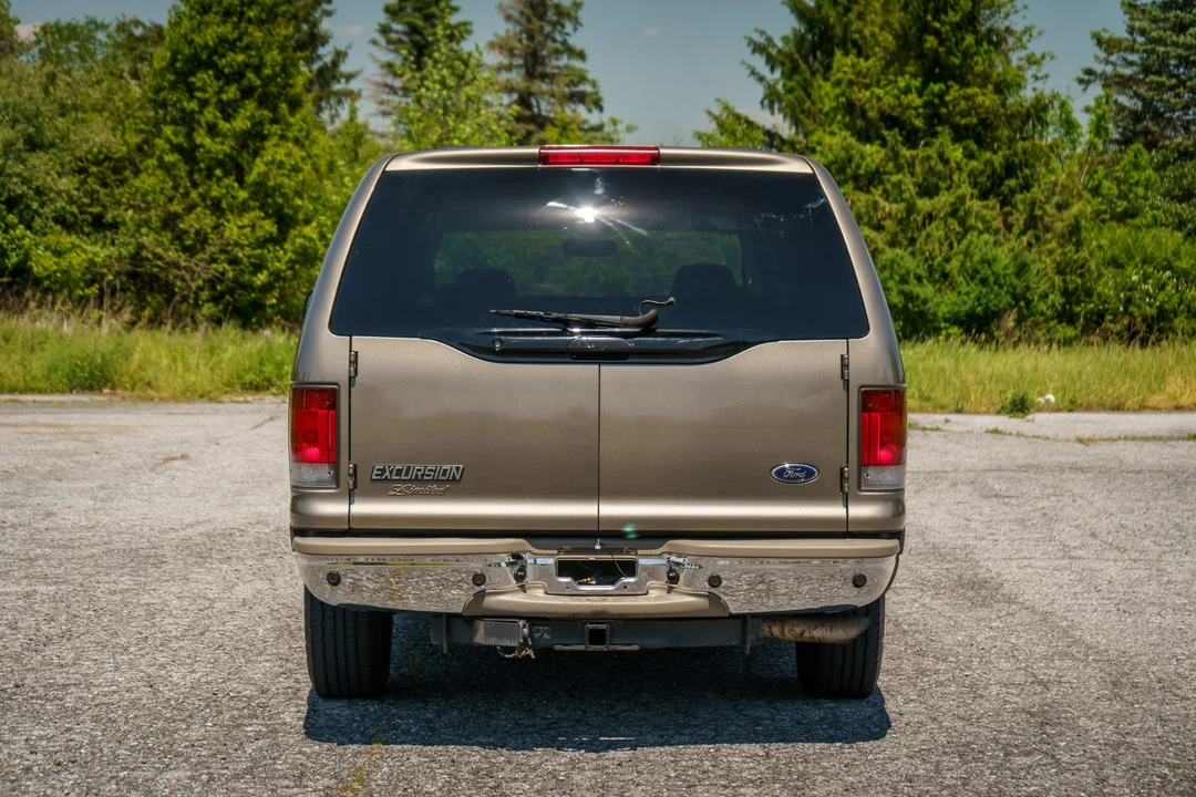 2002 Ford Excursion - Image 9 of 31