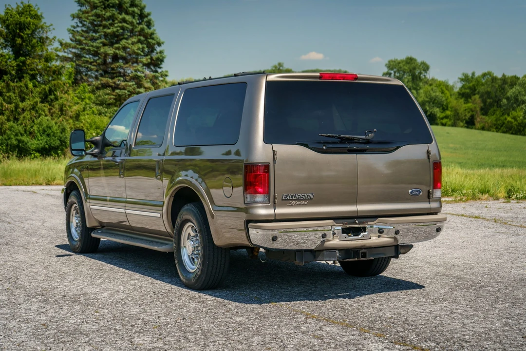 2002 Ford Excursion - Image 8 of 31
