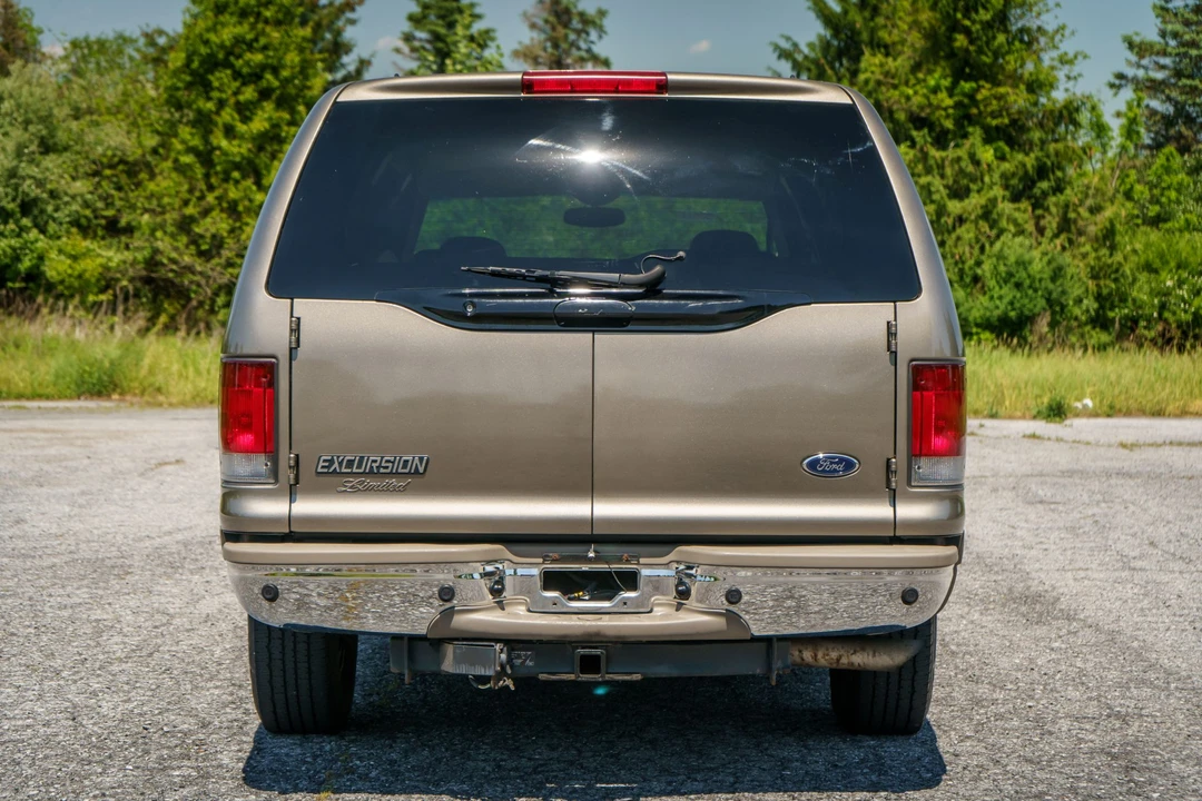 2002 Ford Excursion - Image 11 of 31