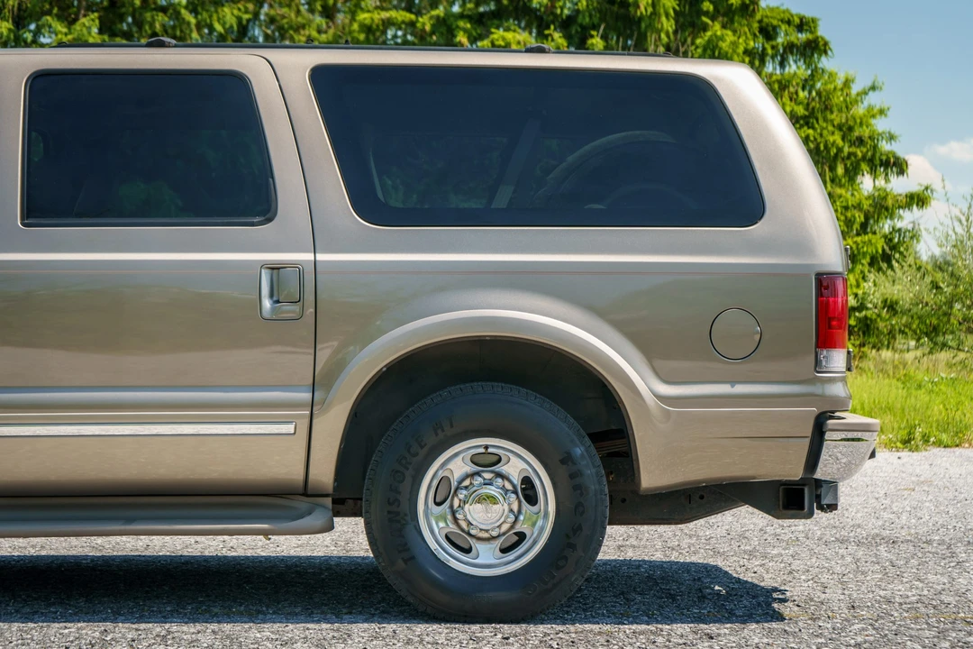 2002 Ford Excursion - Image 29 of 31