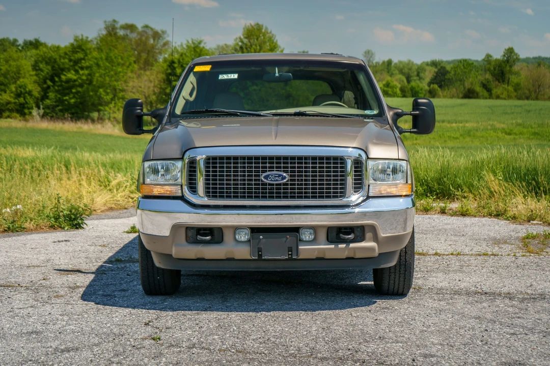 2002 Ford Excursion - Image 23 of 31