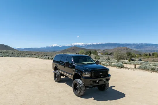 2002 Ford Excursion - Image 2 of 31