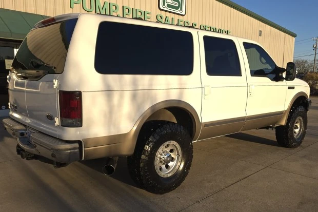 2002 Ford Excursion - Image 2 of 8