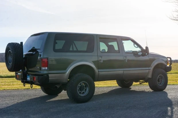 2002 Ford Excursion - Image 2 of 7