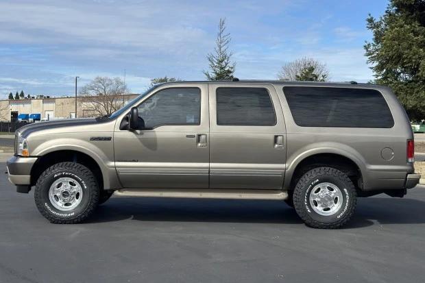2002 Ford Excursion - Image 3 of 7
