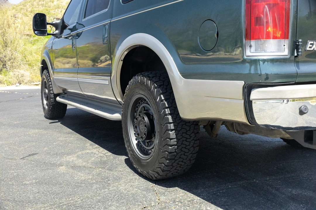 2002 Ford Excursion - Image 25 of 31