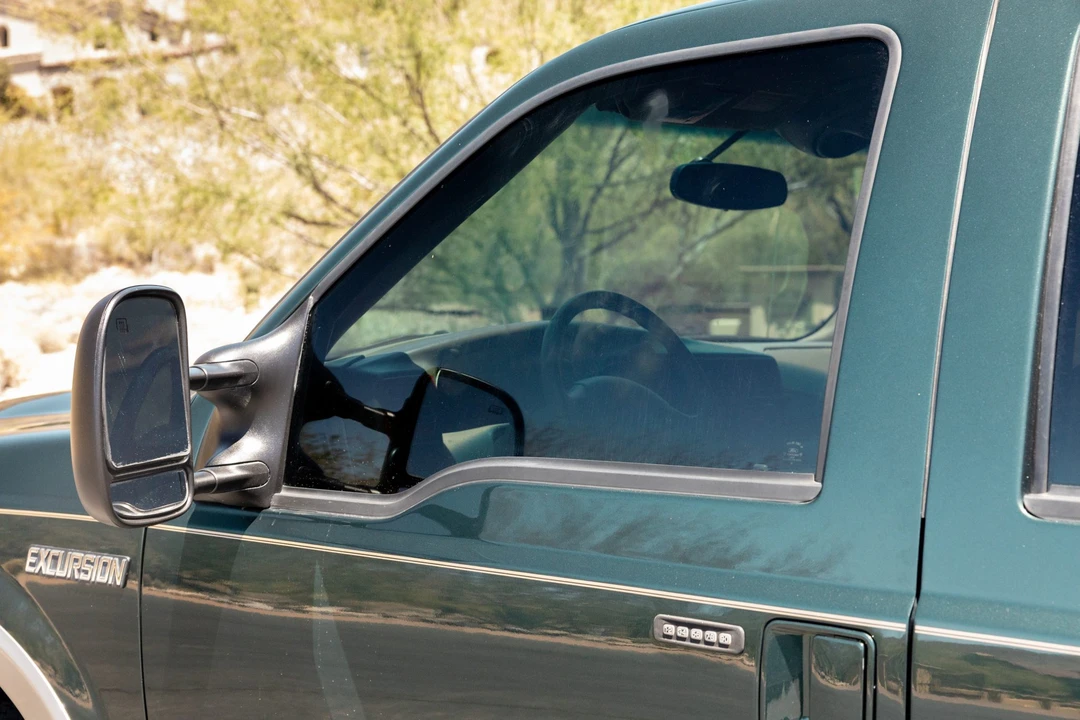 2002 Ford Excursion - Image 19 of 31