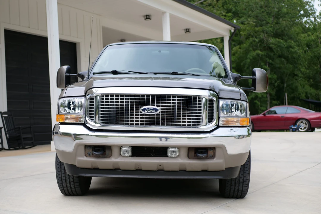 2002 Ford Excursion - Image 2 of 31