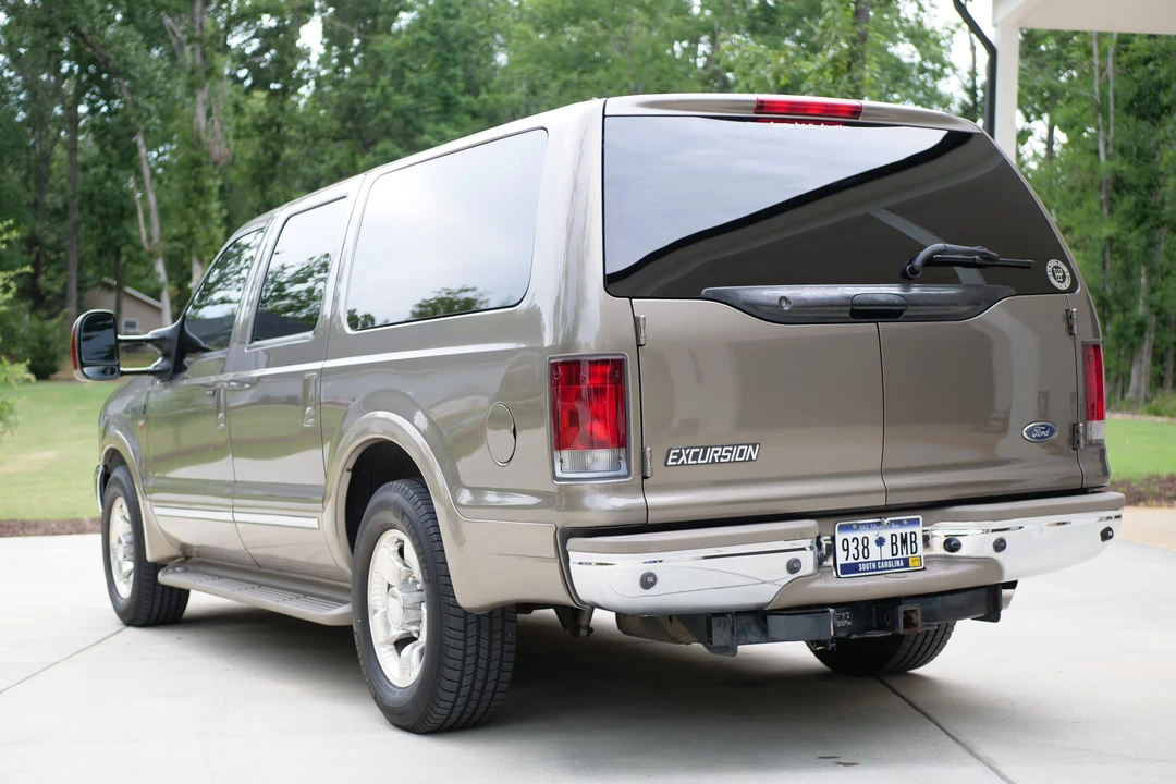 2002 Ford Excursion - Image 24 of 31