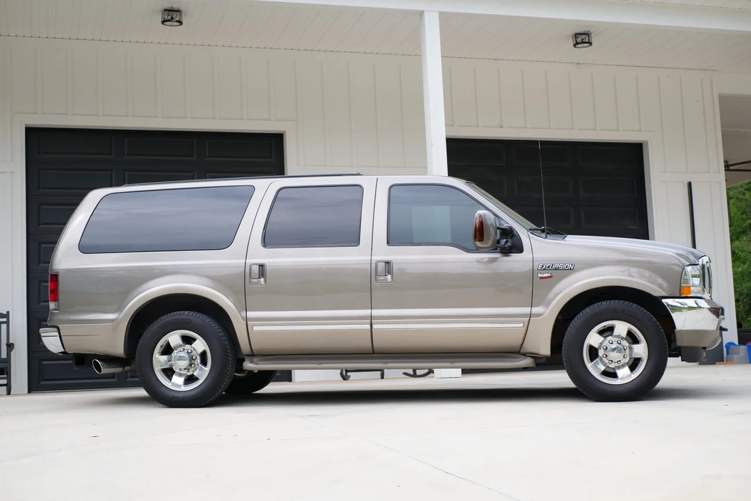 2002 Ford Excursion - Image 11 of 31