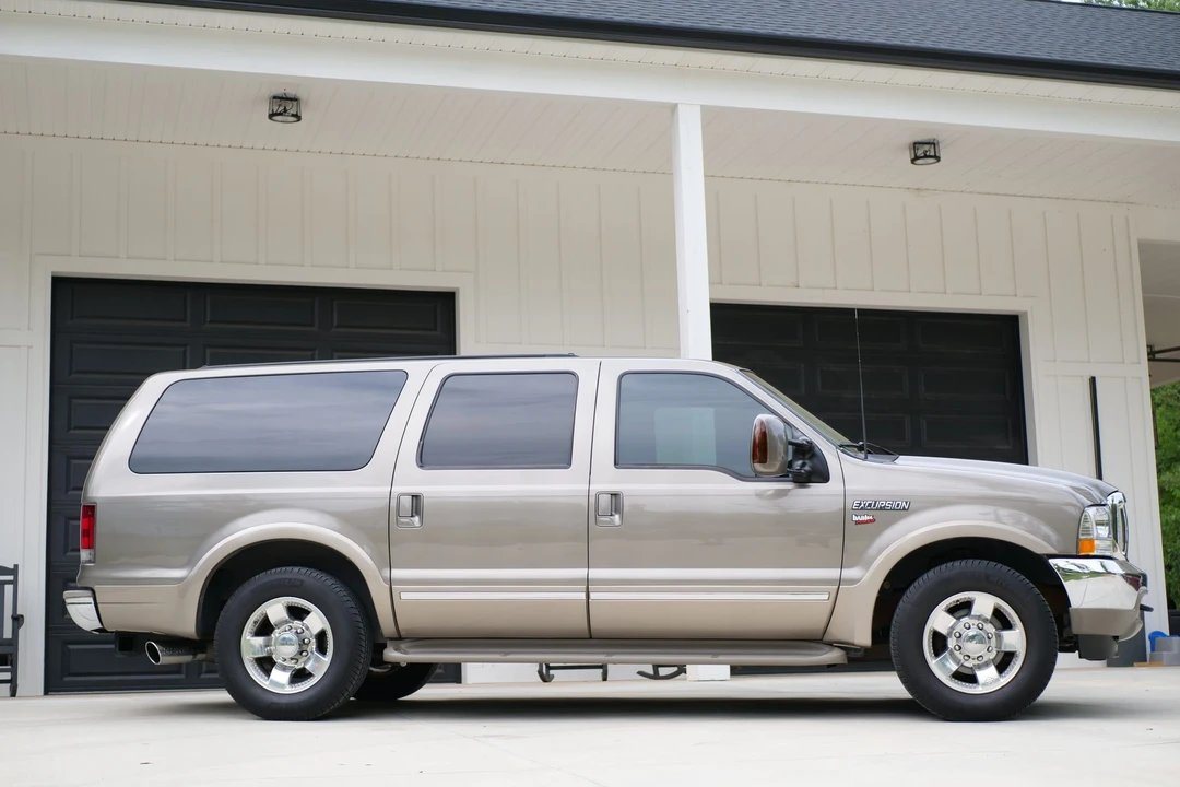 2002 Ford Excursion - Image 12 of 31