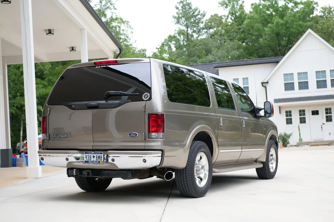 2002 Ford Excursion - Image 16 of 31