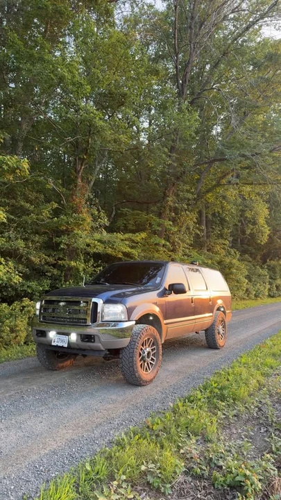 2002 Ford Excursion - Image 2 of 7