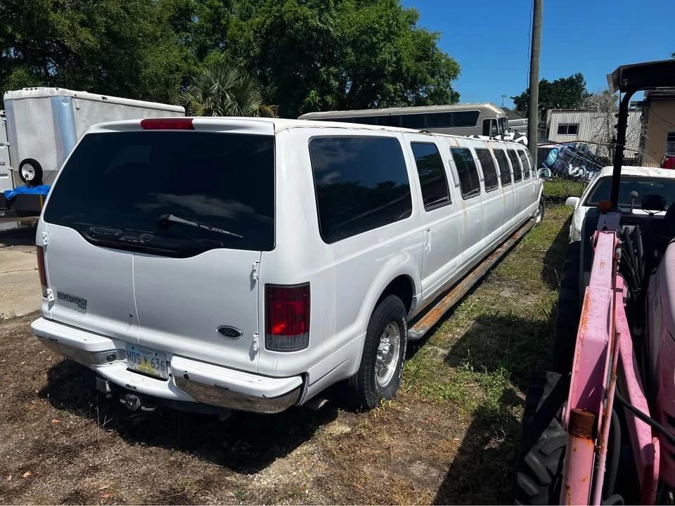 2002 Ford Excursion - Image 4 of 6