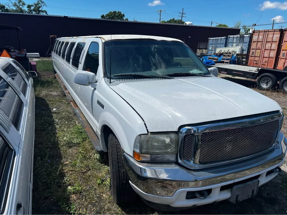 2002 Ford Excursion - Image 3 of 6