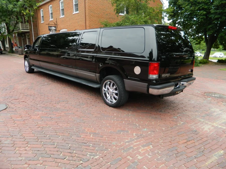 2002 Ford Excursion - Image 3 of 10