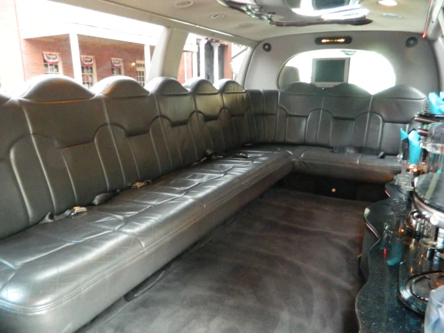 2002 Ford Excursion - Image 9 of 10
