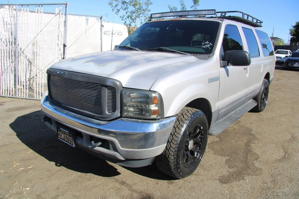 2002 Ford Excursion - Image 2 of 21