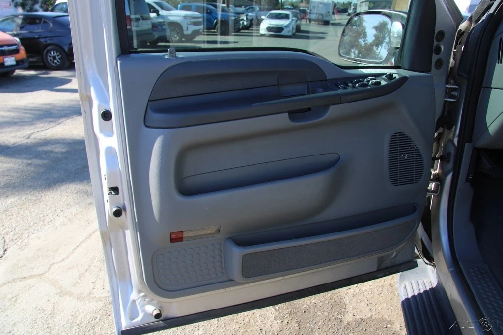2002 Ford Excursion - Image 12 of 21