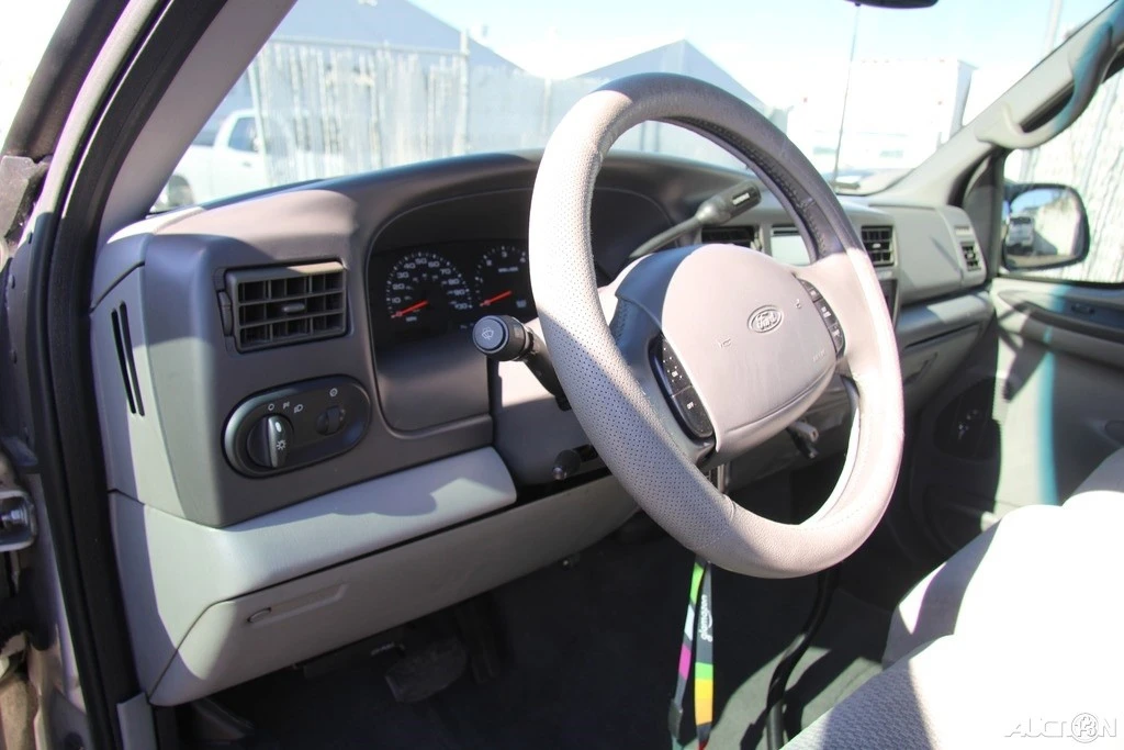 2002 Ford Excursion - Image 14 of 21