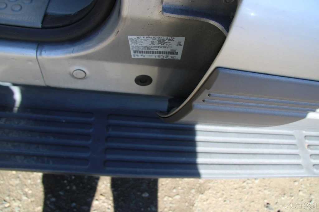 2002 Ford Excursion - Image 11 of 21