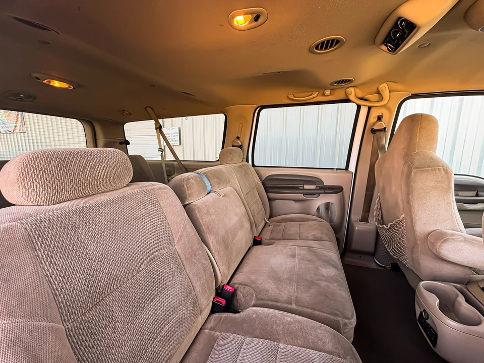 2002 Ford Excursion - Image 19 of 21