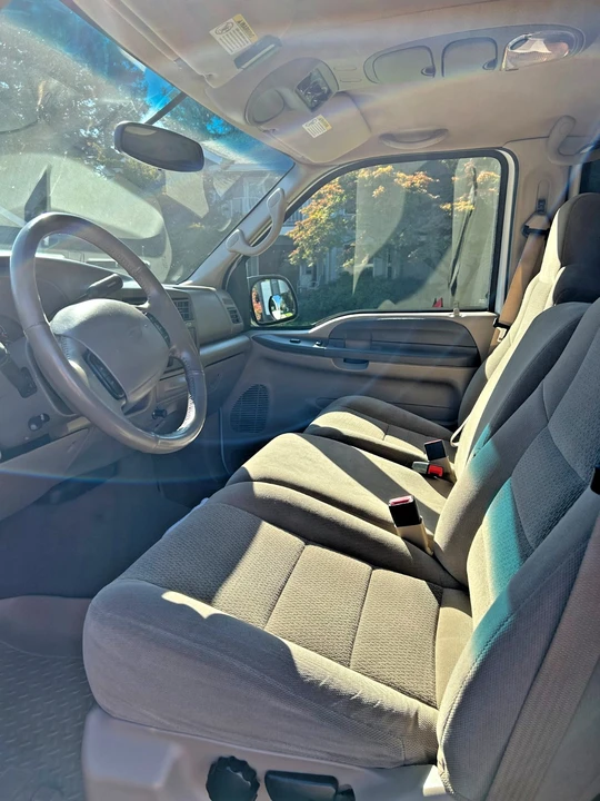 2002 Ford Excursion - Image 2 of 10