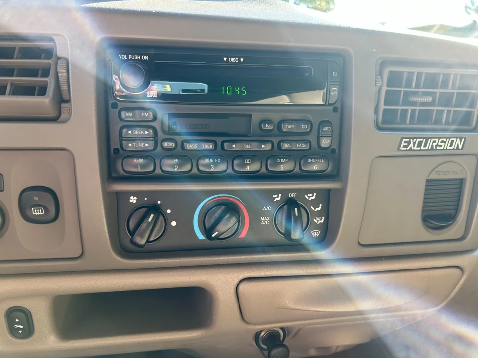 2002 Ford Excursion - Image 9 of 10