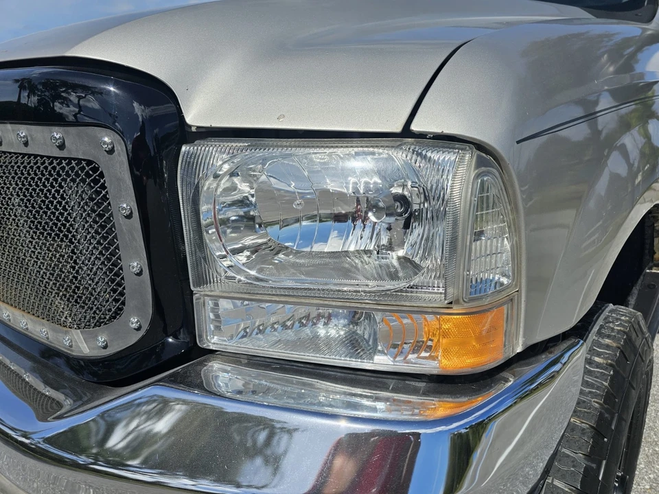 2002 Ford Excursion - Image 9 of 21