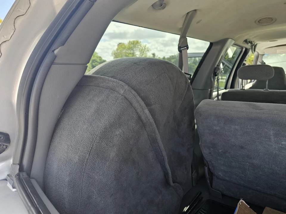 2002 Ford Excursion - Image 13 of 21
