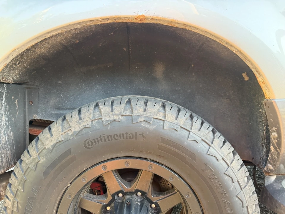 2002 Ford Excursion - Image 15 of 21