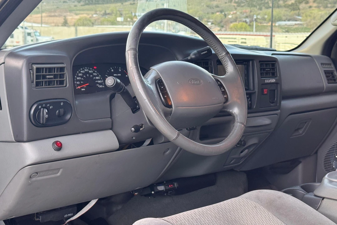 2002 Ford Excursion - Image 22 of 31