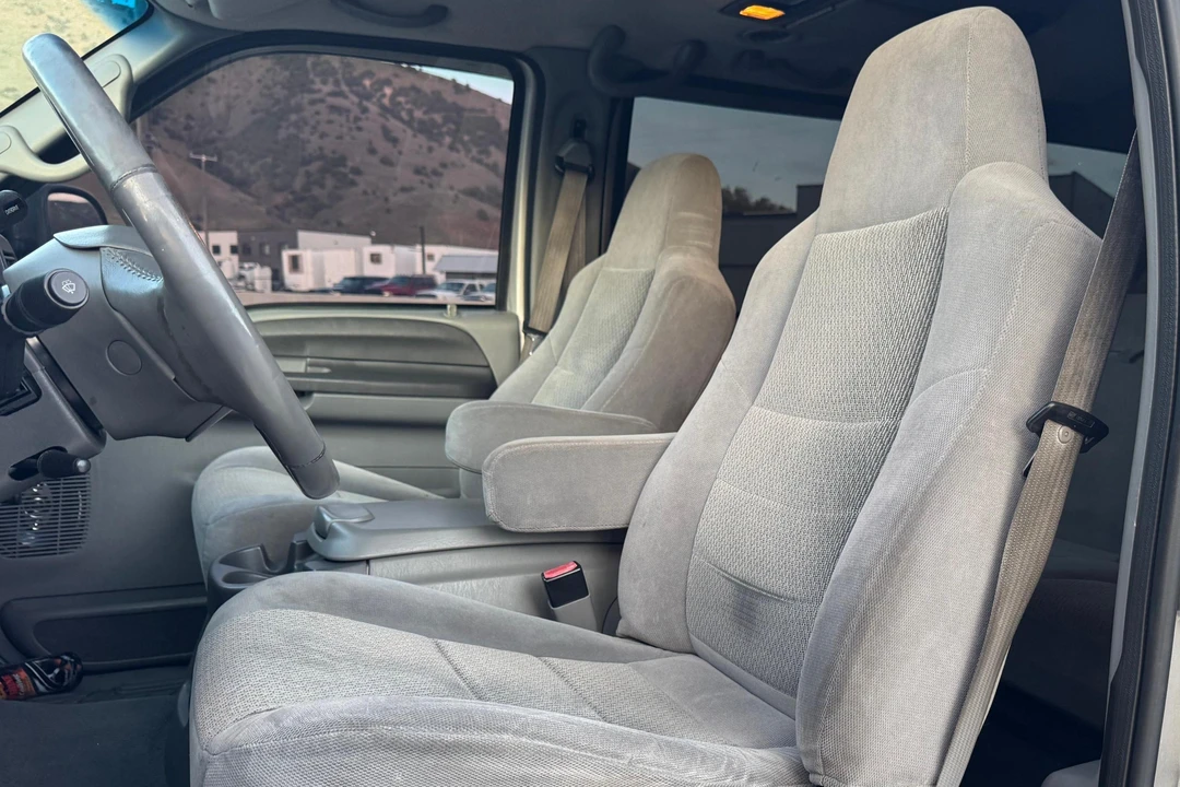 2002 Ford Excursion - Image 23 of 31