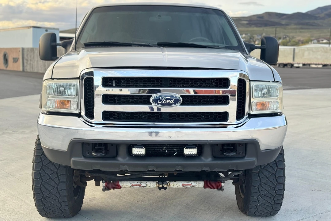 2002 Ford Excursion - Image 2 of 31