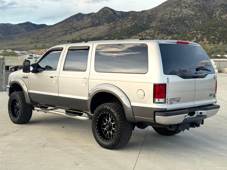 2002 Ford Excursion - Image 11 of 31