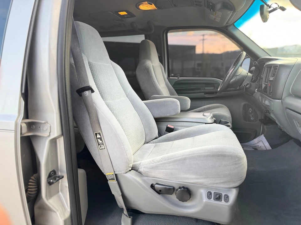 2002 Ford Excursion - Image 26 of 31