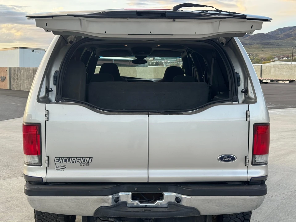 2002 Ford Excursion - Image 12 of 31