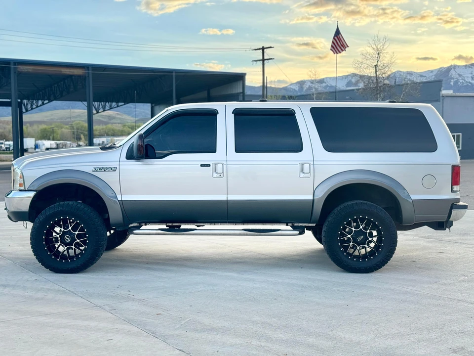2002 Ford Excursion - Image 9 of 31