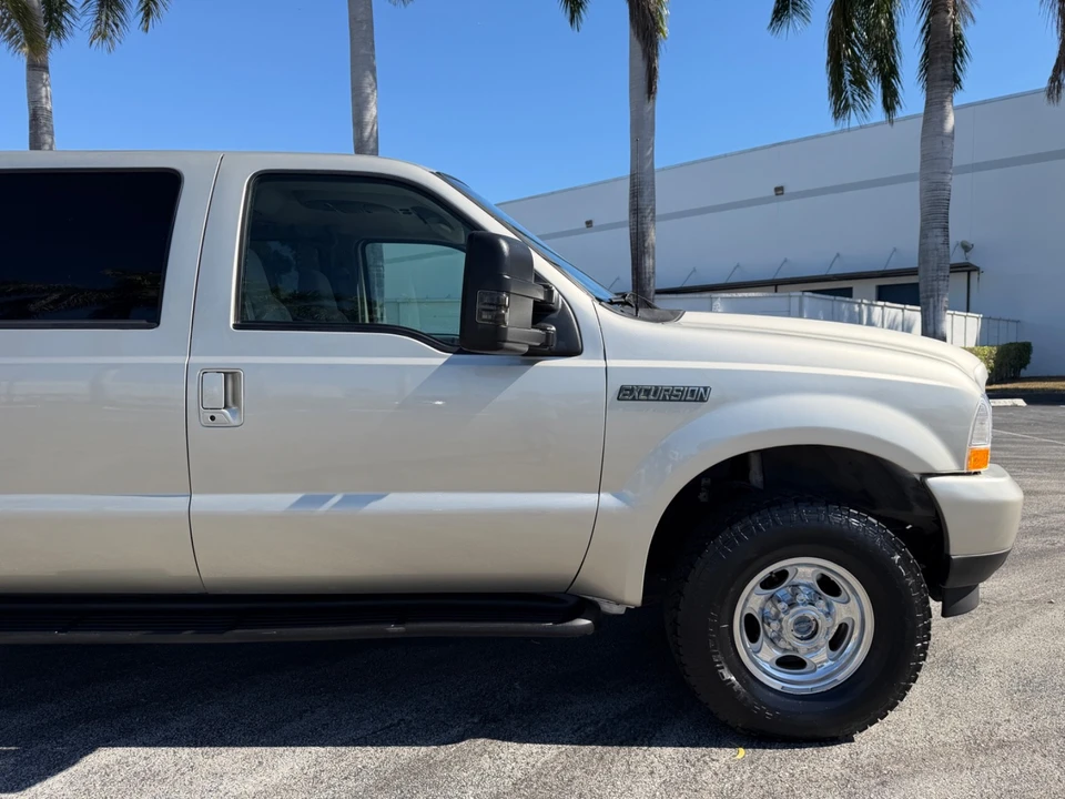 2002 Ford Excursion - Image 14 of 21