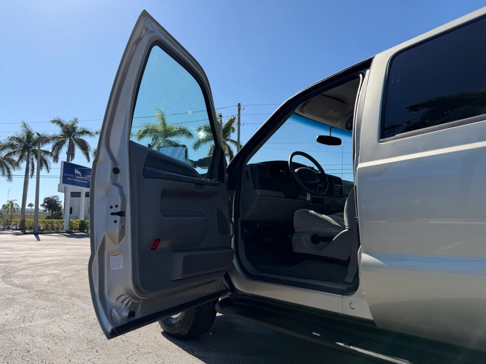 2002 Ford Excursion - Image 16 of 21