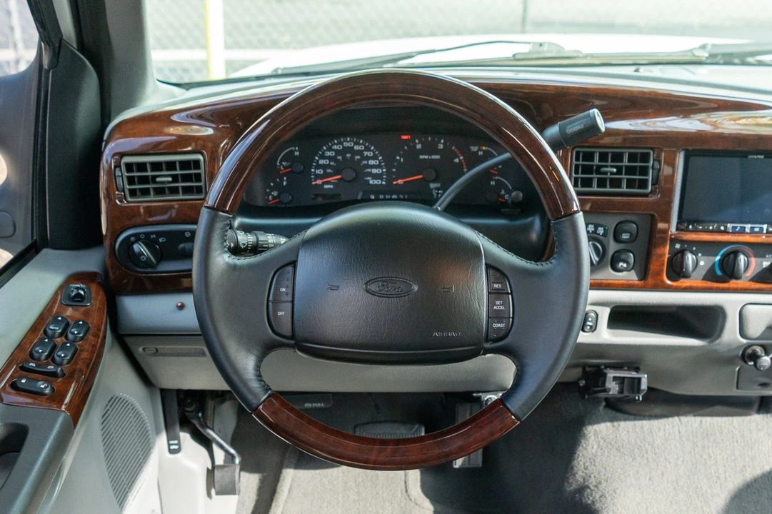 2002 Ford Excursion - Image 5 of 7