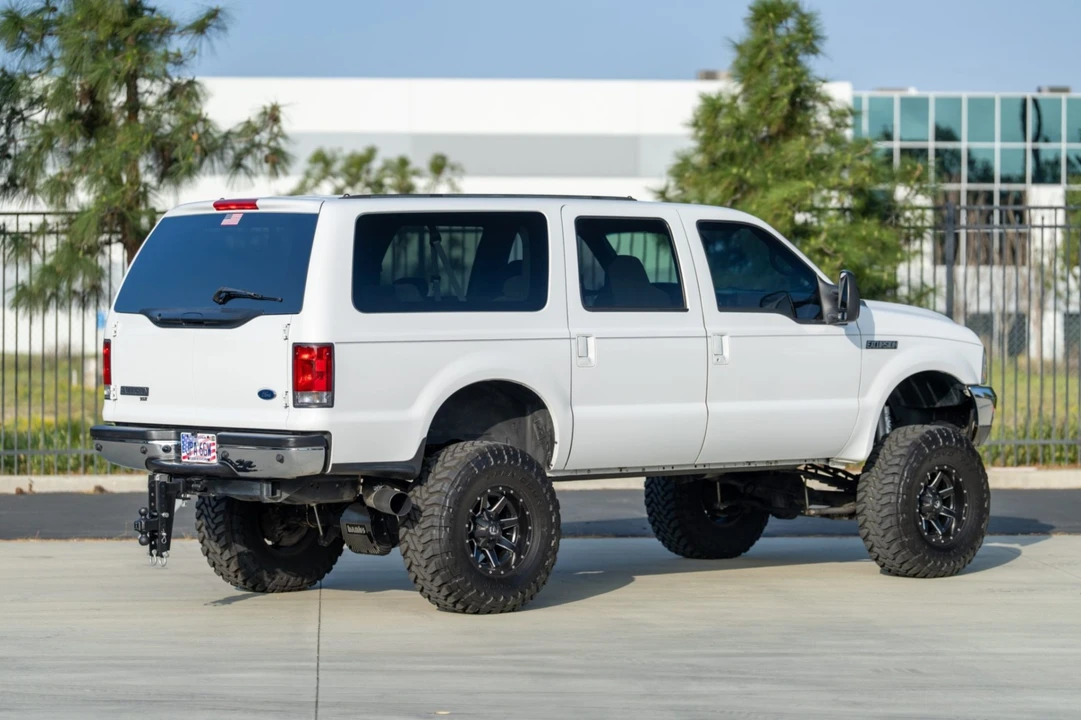 2002 Ford Excursion - Image 2 of 7