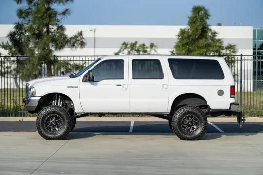 2002 Ford Excursion - Image 3 of 7