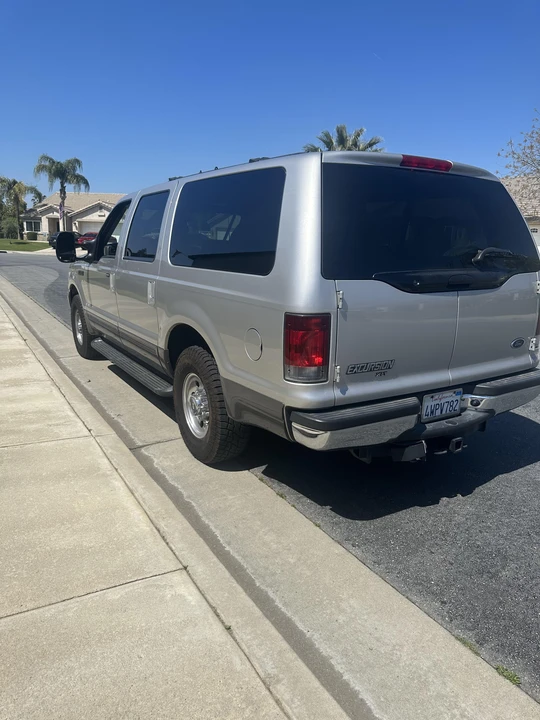 2002 Ford Excursion - Image 11 of 31
