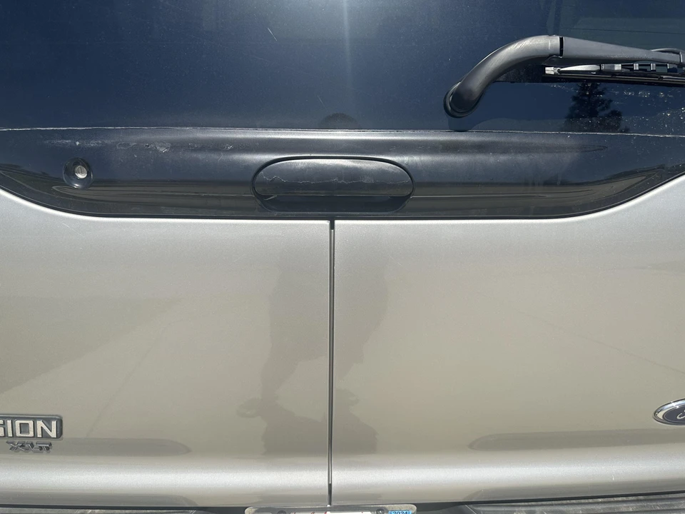 2002 Ford Excursion - Image 24 of 31