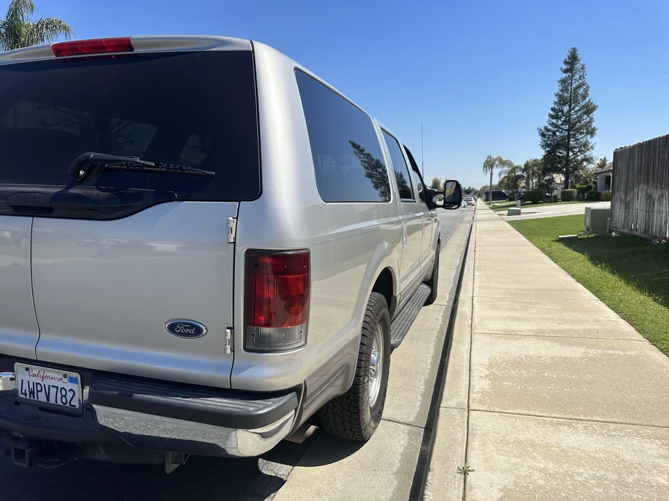 2002 Ford Excursion - Image 27 of 31