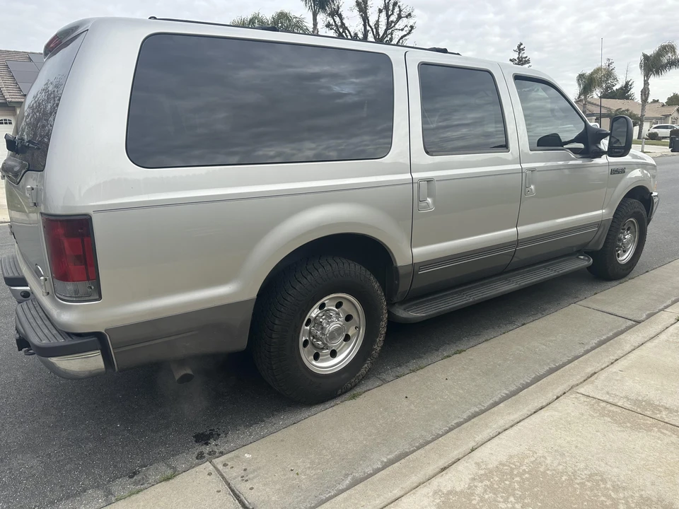 2002 Ford Excursion - Image 14 of 31