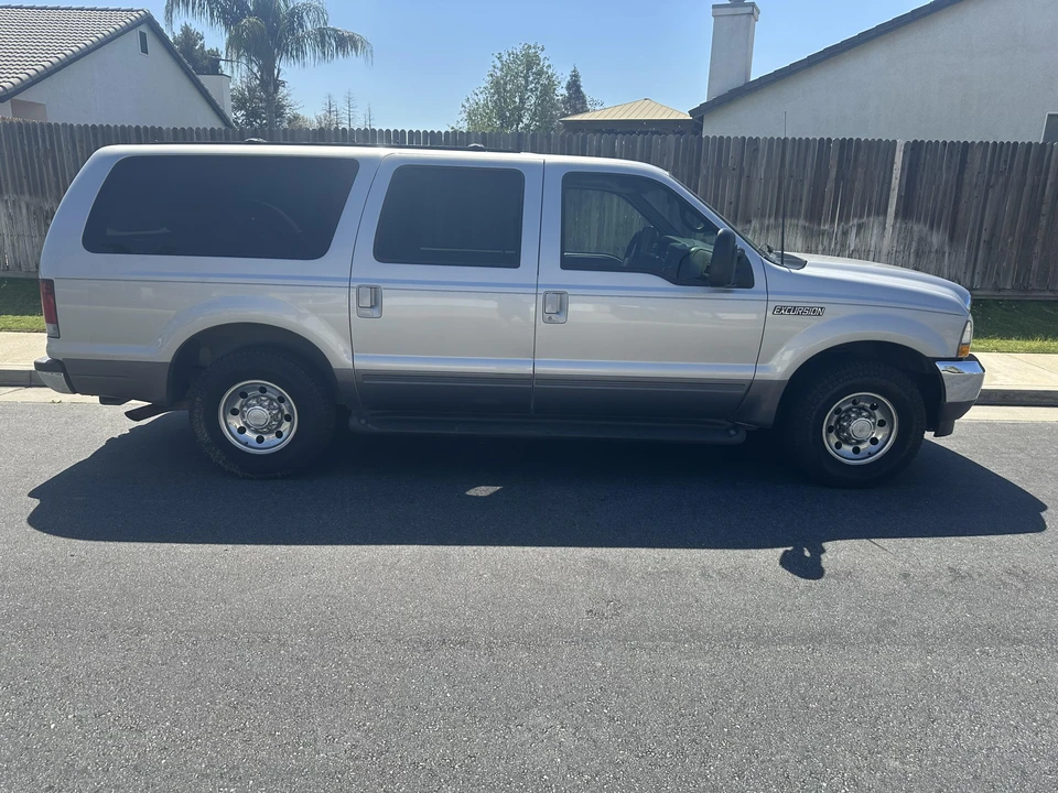 2002 Ford Excursion - Image 15 of 31
