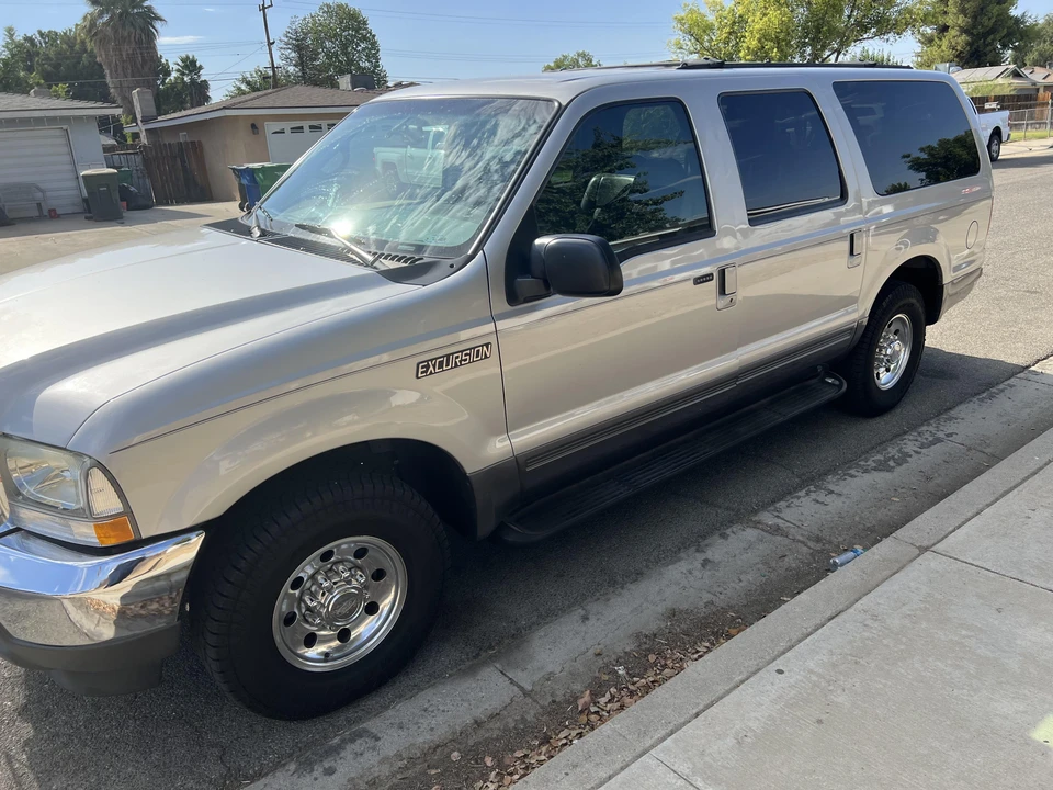 2002 Ford Excursion - Image 19 of 31