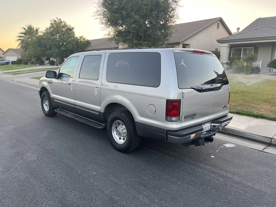 2002 Ford Excursion - Image 10 of 31